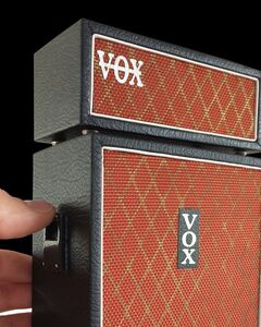 Bass Amplifier & Speaker Stack 1:4 Scale Replica Collectible