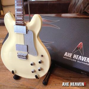 Jerry Garcia Travis Bean TB1000A Tribute 10 Inch Miniature Guitar Replica
