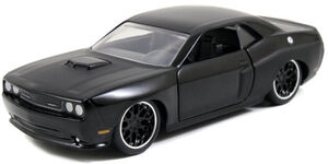 Fast & Furious - 1:32 Dom's '12 Dodge Challenger SRT8 Die-Cast Car