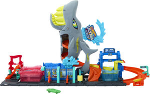Hot Wheels City Ultra Shark Car Wash with Color Change Toy Car in 1:64 Scale
