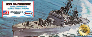 USS Bainbridge (CGN-25) Nuclear Powered Guided Missile Frigate with Trading Card 1:600 Scale Model Kit